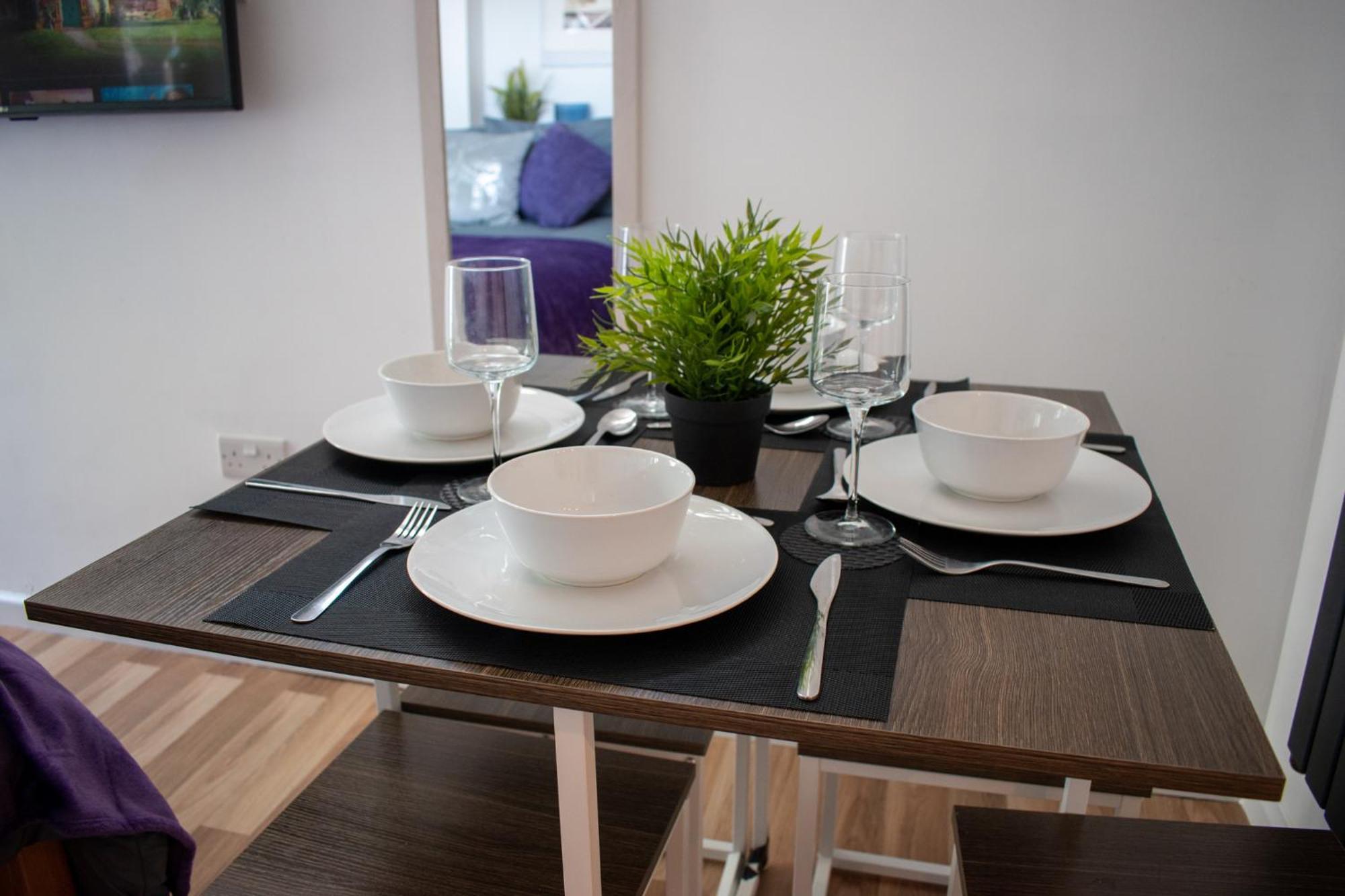 121 Studio - Central Studio Apartment, Terrace & Full Kitchen - Airport & Train Shuttle Bishop's Stortford Camera foto